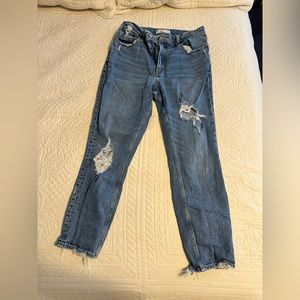 Women’s Abercrombie & Fitch High Rise Mom Jean Size 10/30.